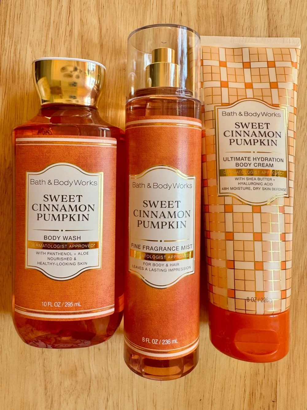 Bath & Body Works Sweet Cinnamon Pumpkin Bath & Body Set - Orange and Gold